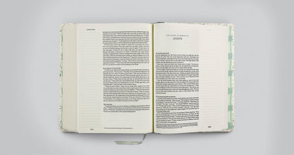 ESV Single Column Journaling Bible, Artist Series (Cloth over Board, Lulie Wallace, In Bloom): Holy Bible, English Standard Version
